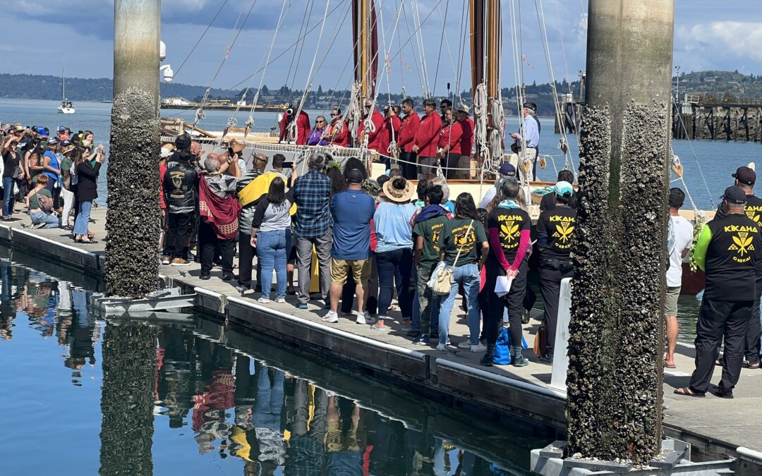Hundreds Welcome Hōkūleʻa to Tacoma, Washington
